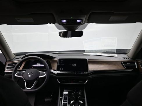 New 2026 Volkswagen Atlas SE image 10