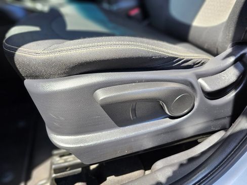 Used 2015 Kia Soul + FWD image 20