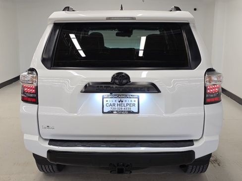 Used 2020 Toyota 4Runner TRD Off-Road Premium w/ Moonroof Package AWD/4WD image 15