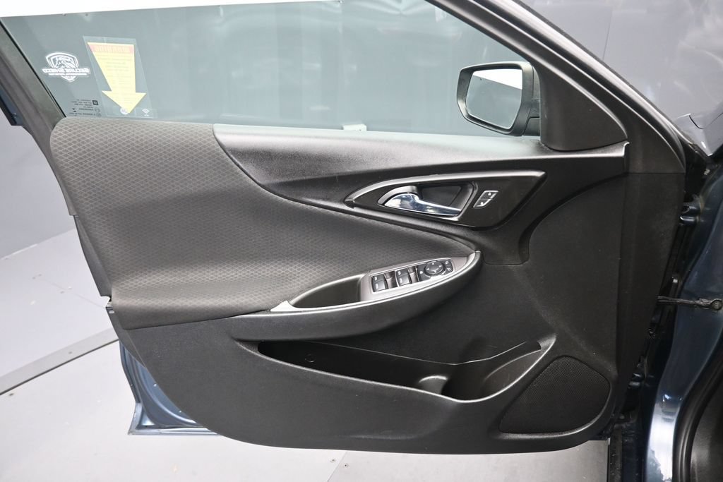 Used 2020 Chevrolet Malibu LS FWD image 9