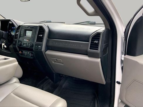 Used 2021 Ford F250 XL w/ Power Equipment Group AWD/4WD image 18
