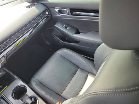 Certified 2024 Honda Civic Sport Touring image 4