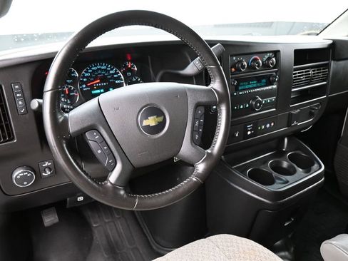 Used 2022 Chevrolet Express 2500 w/ Driver Convenience Package RWD image 4
