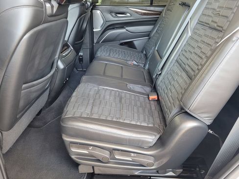 Used 2022 Cadillac Escalade Sport Platinum w/ LPO, ONYX Package AWD/4WD image 8