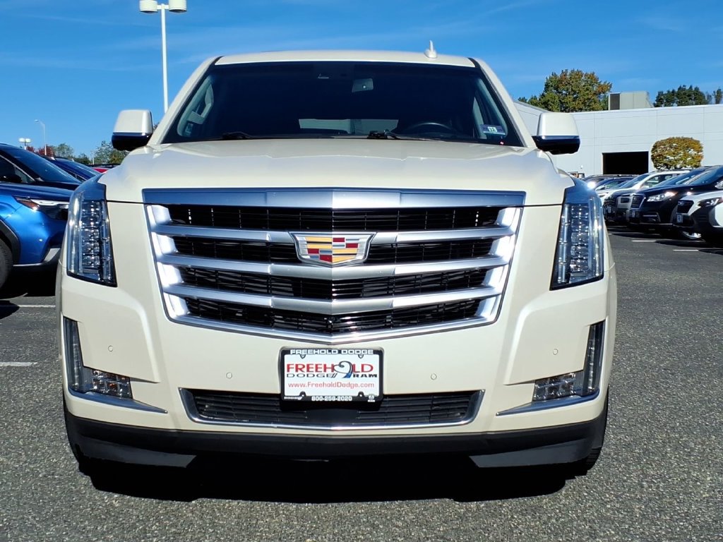 Used 2015 Cadillac Escalade ESV Premium AWD/4WD image 2