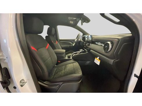 New 2025 Chevrolet Colorado Z71 image 15