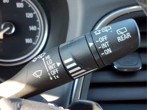 Used 2020 Buick Enclave Essence FWD image 30