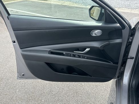 Used 2023 Hyundai Elantra SEL w/ Cargo Package image 13