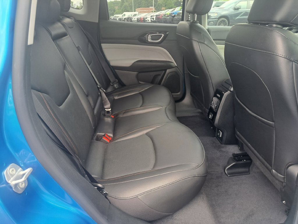 Certified 2022 Jeep Compass Limited AWD/4WD image 32