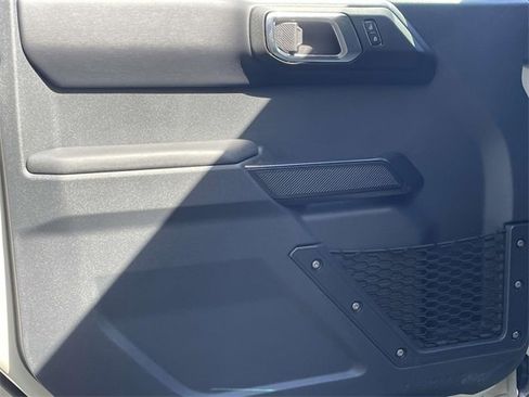 New 2025 Ford Bronco Badlands image 12