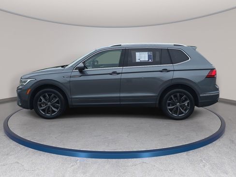 Used 2022 Volkswagen Tiguan SE AWD/4WD image 8