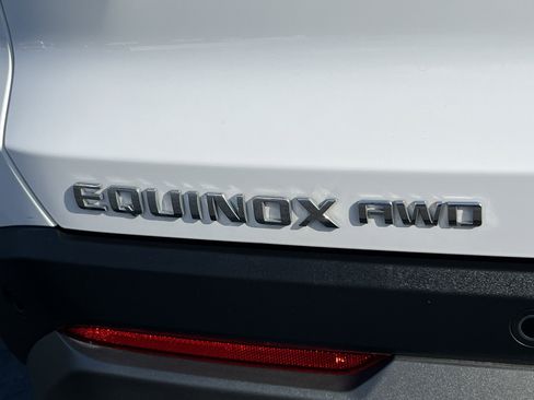 Used 2026 Chevrolet Equinox LT image 9