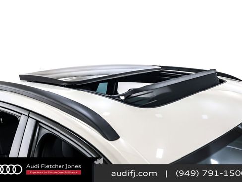 Used 2022 Audi e-tron Chronos image 22