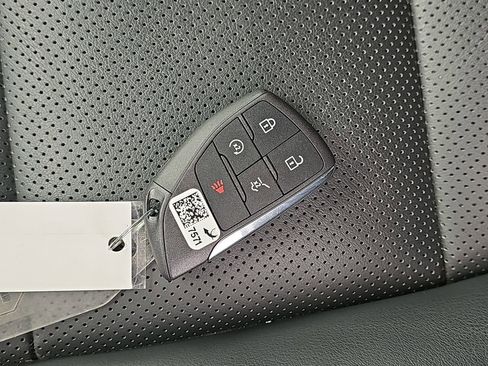 Used 2023 Buick Envision Essence AWD/4WD image 41