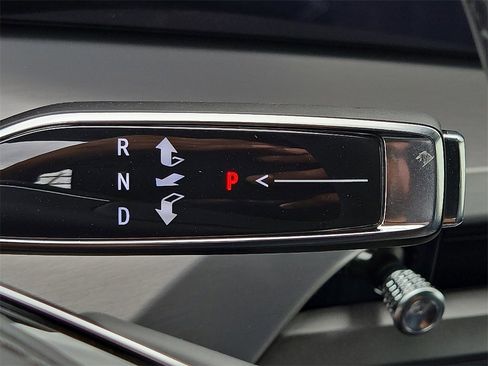 New 2026 Cadillac Vistiq Premium Luxury w/ LPO, Floor Liner Package image 30