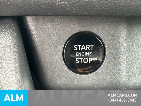 Used 2025 Nissan Rogue SV FWD image 37