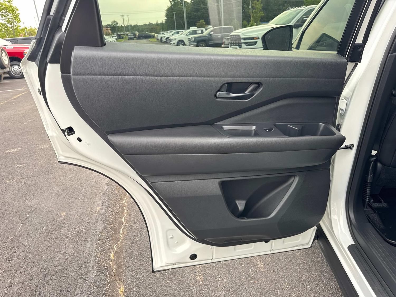 Used 2024 Nissan Pathfinder Rock Creek AWD/4WD image 17