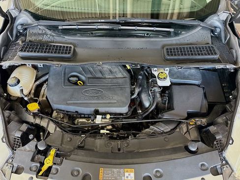 Used 2017 Ford Escape SE AWD/4WD image 29