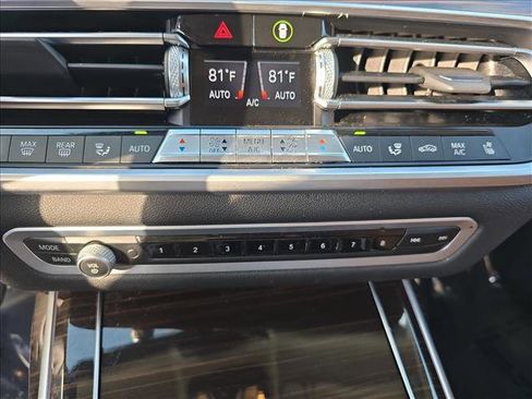Used 2020 BMW X7 xDrive40i w/ Cold Weather Package image 22