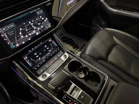 Used 2021 Audi Q8 Premium Plus w/ Premium Plus Package image 17