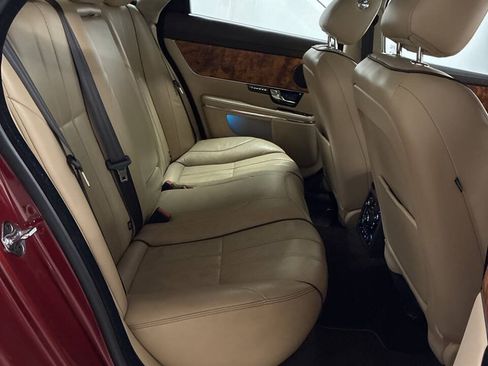 Used 2011 Jaguar XJ RWD image 10