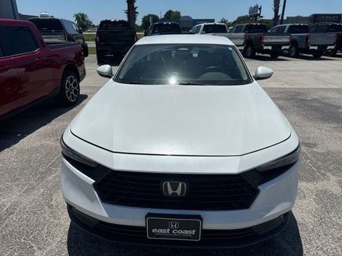 Used 2023 Honda Accord LX image 2