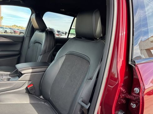 New 2025 Jeep Grand Cherokee Altitude RWD image 14