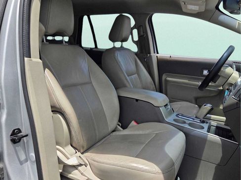 Used 2010 Ford Edge Limited FWD image 19