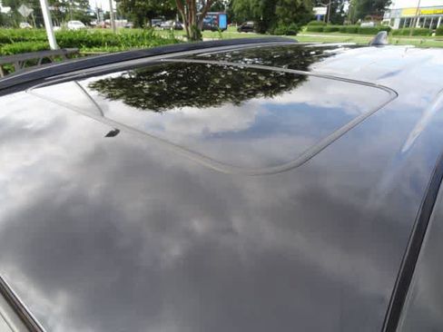 Used 2021 Toyota RAV4 XLE w/ Convenience Package FWD image 16