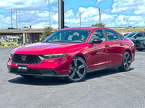 Used 2024 Honda Accord Sport image 2