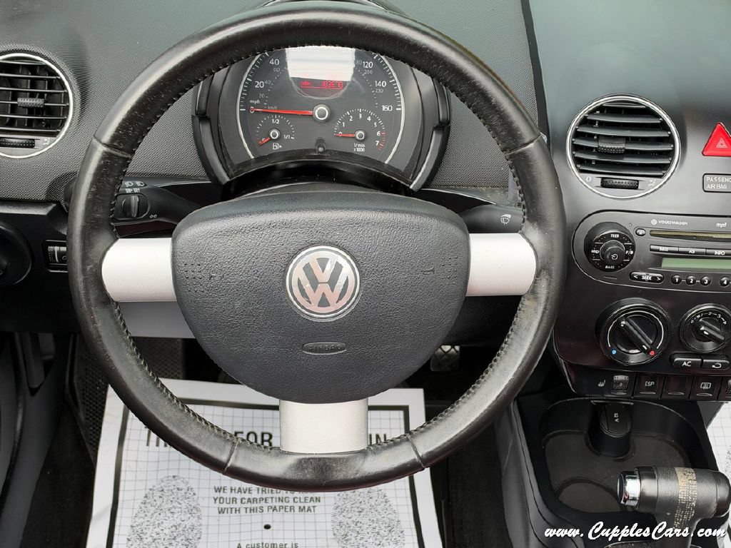 Used 2009 Volkswagen Beetle Blush FWD image 21