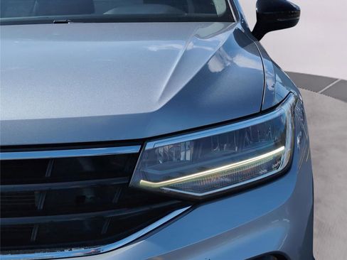 Used 2023 Volkswagen Tiguan SE R-Line image 12