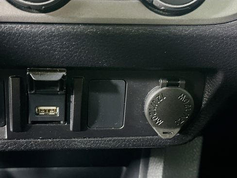 Used 2022 Toyota Tacoma SR w/ SR Convenience Package image 25