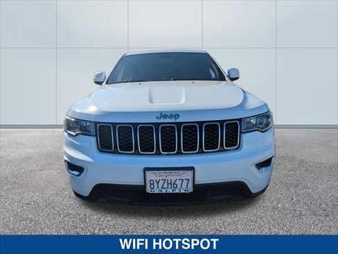 Used 2019 Jeep Grand Cherokee Laredo w/ Laredo X Package image 8