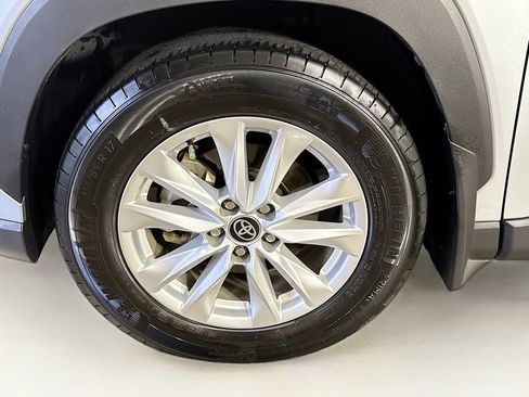 Used 2024 Toyota Corolla Cross LE FWD image 37