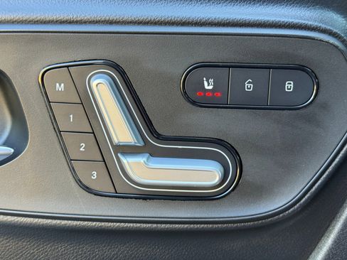 Used 2021 Mercedes-Benz Sprinter 2500 w/ Comfort Plus Package image 17