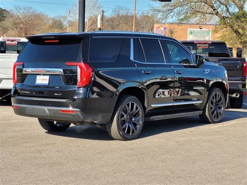 Used 2021 GMC Yukon SLT w/ SLT Luxury Plus Package image 4