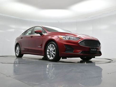 Certified 2019 Ford Fusion SE image 48