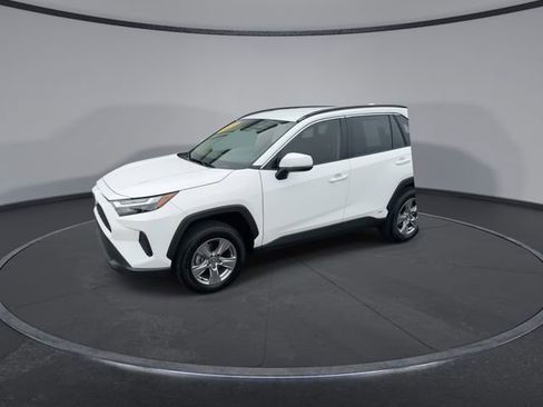 Used 2025 Toyota RAV4 XLE image 8
