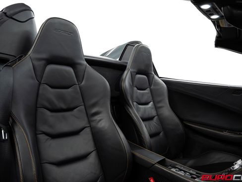 Used 2016 McLaren 675LT Spider RWD image 43