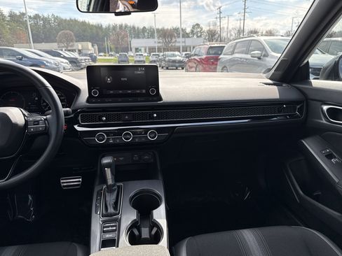 Used 2024 Honda Civic Sport image 29