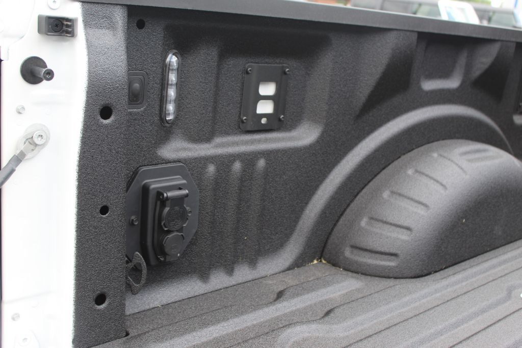 New 2026 Ford F350 Platinum w/ Tremor Off-Road Package AWD/4WD image 24