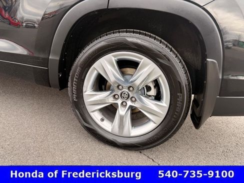 Used 2017 Toyota Highlander Limited image 12