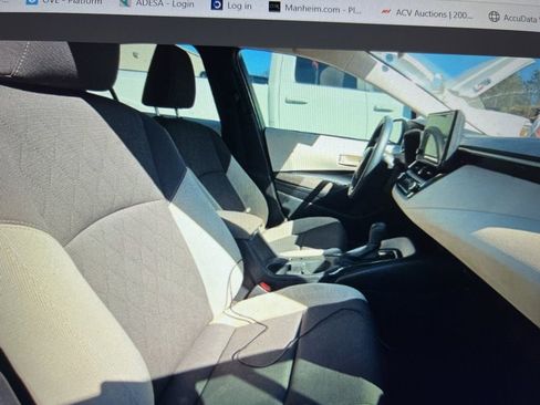 Used 2025 Toyota Corolla LE image 11