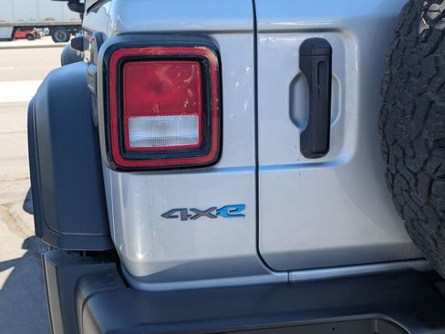 Used 2023 Jeep Wrangler Unlimited AWD/4WD image 5