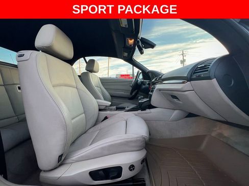 Used 2010 BMW 128i Convertible image 22