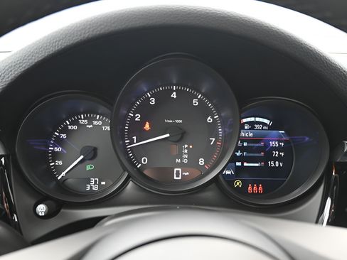 Certified 2026 Porsche Macan AWD/4WD image 18