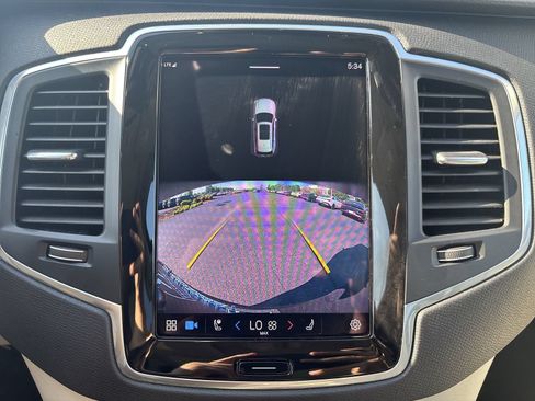 Used 2023 Volvo XC90 B5 Core AWD/4WD image 18