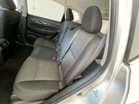 Used 2017 Nissan Rogue SV AWD/4WD image 21