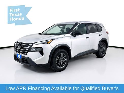 Used 2024 Nissan Rogue S FWD image 3